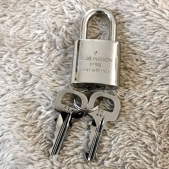 LOUIS VUITTON Palladium Lock and Key Numbers 304 Silver Padlock Rare AUTHENTIC - Picture 2 of 15